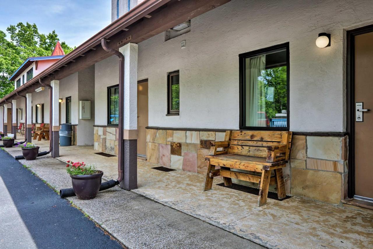 Burkesville Apt With Deck, Views And Pool Access! Exterior photo